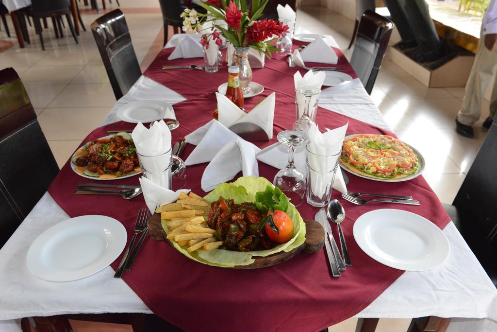 Morogoro Hotel Luaran gambar