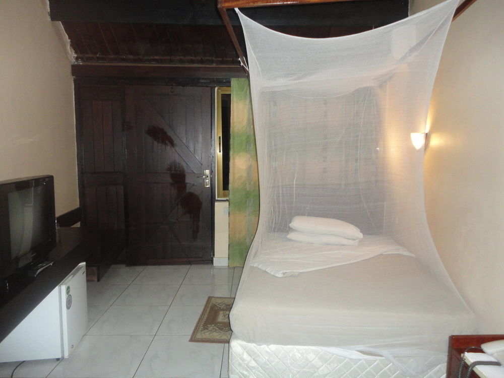 Morogoro Hotel Luaran gambar