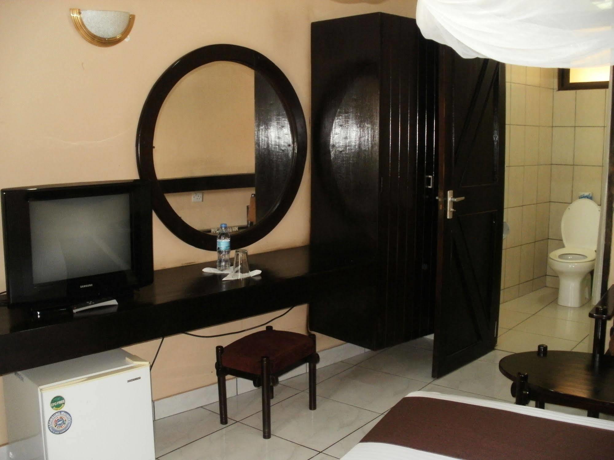 Morogoro Hotel Luaran gambar