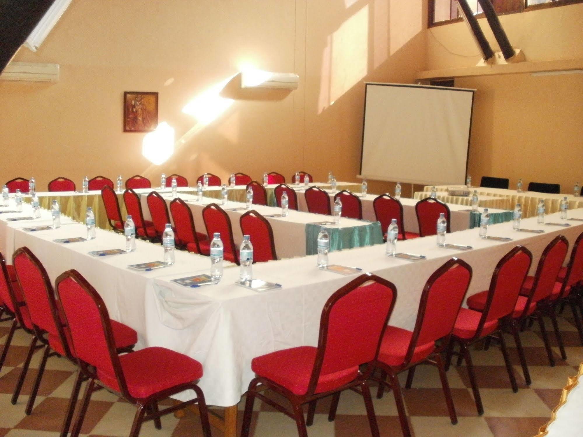 Morogoro Hotel Luaran gambar