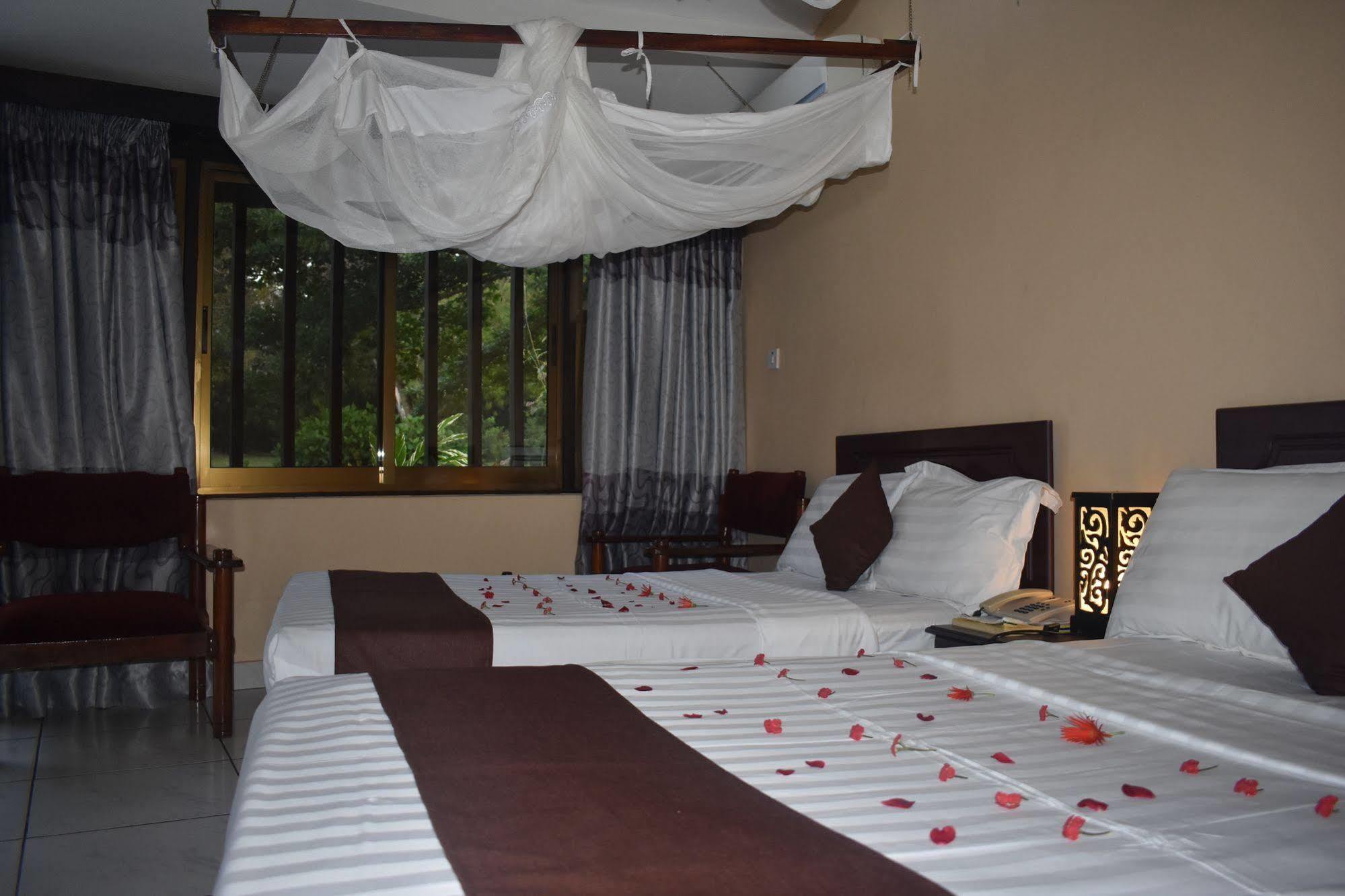 Morogoro Hotel Luaran gambar