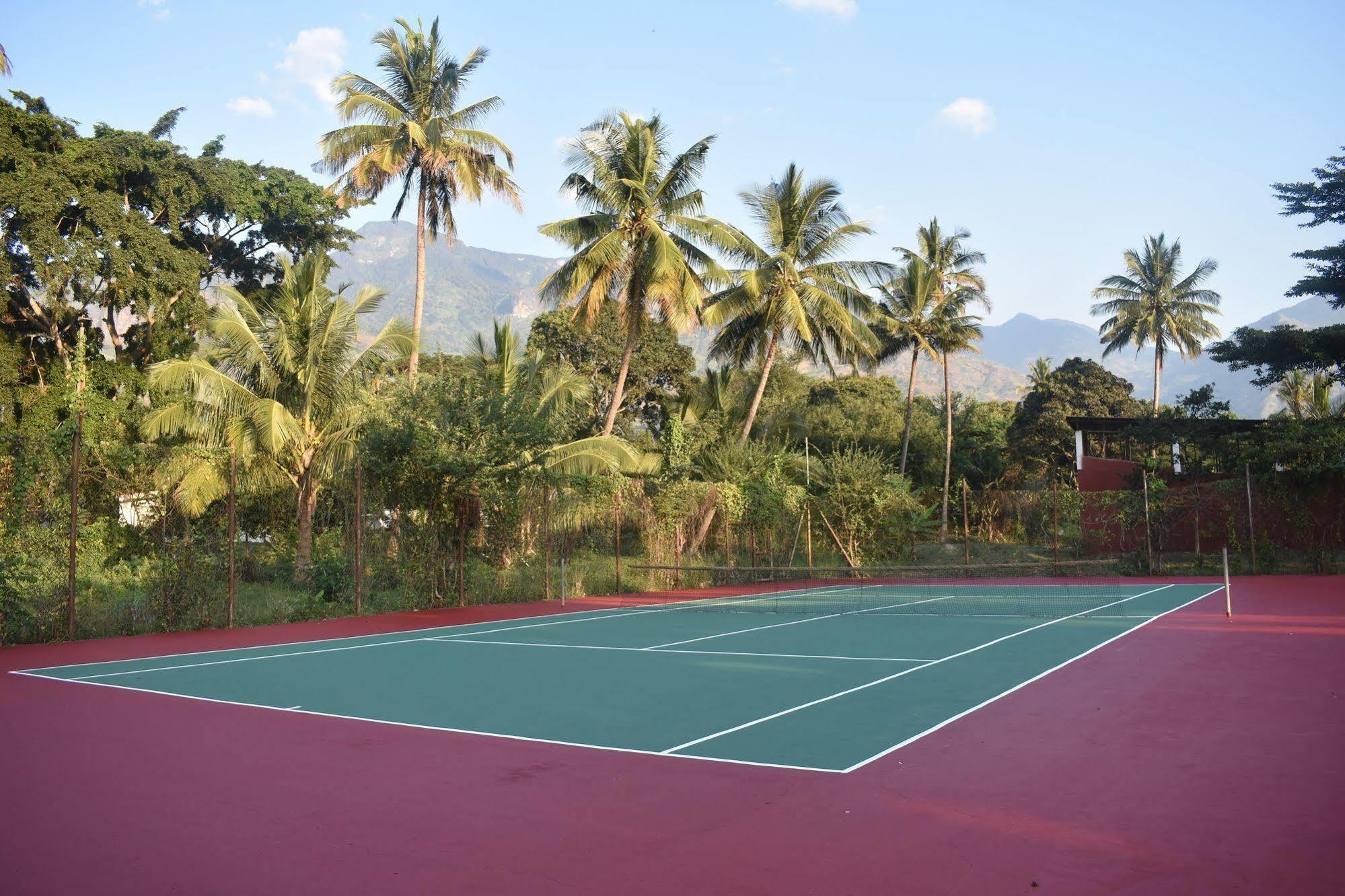 Morogoro Hotel Luaran gambar
