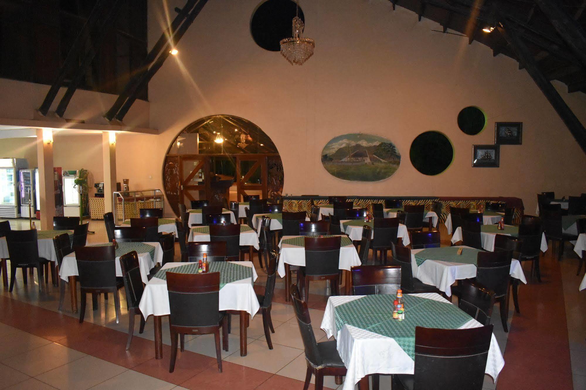 Morogoro Hotel Luaran gambar